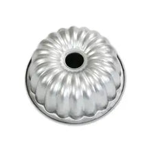 Scalloped Tube Cake Pan