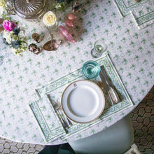 India Hicks Cuban Flower Tablecloth 90 Rd