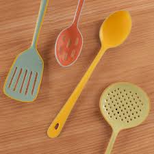 Harlow Slotted Spoon-Raspberry
